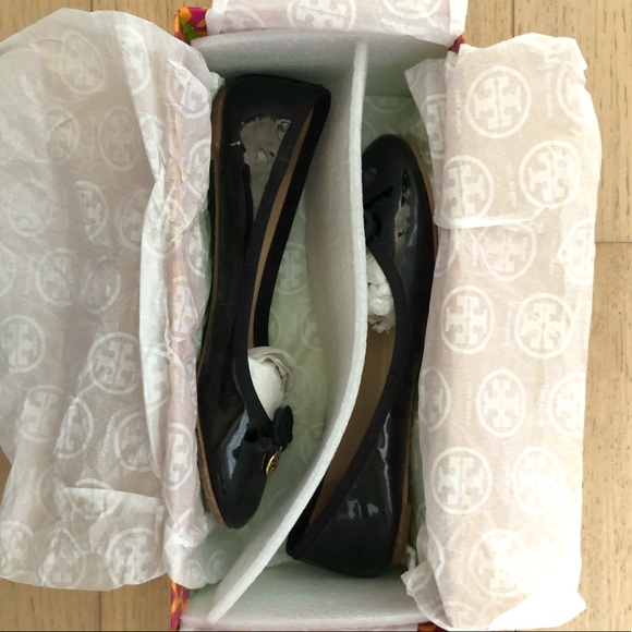 TORY BURCH Patent Leather Chelsea Ballet Flats - Picture 3 of 8